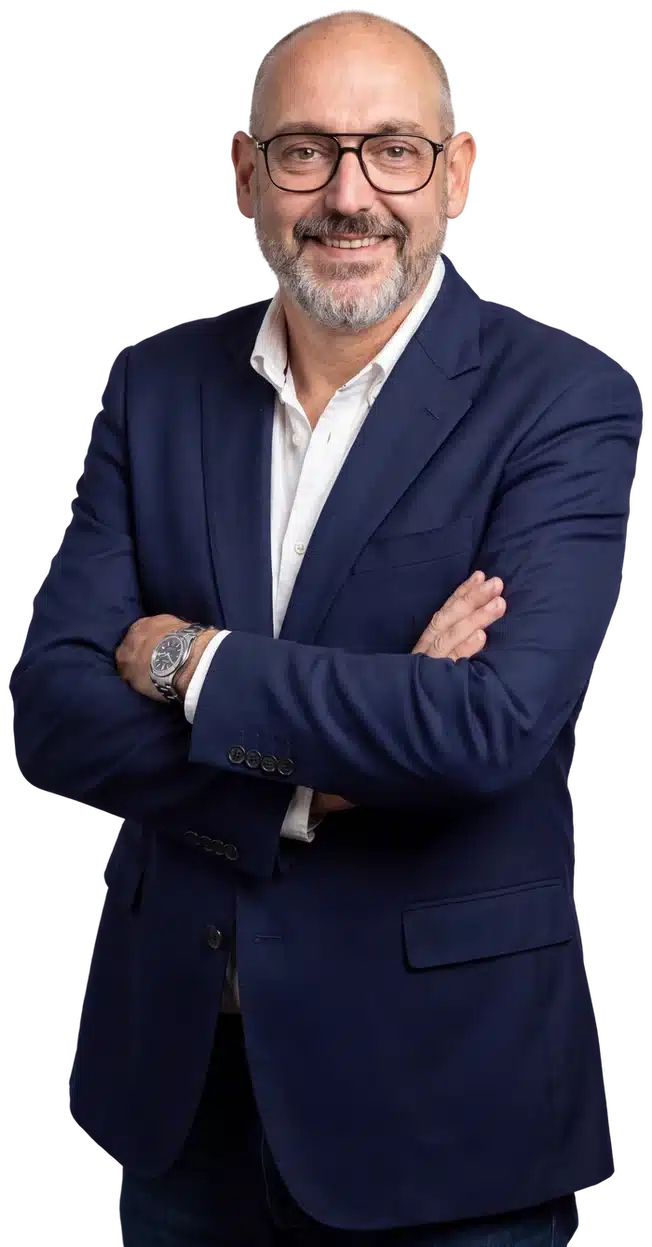 Chema González, fundador de El Método 360, con los brazos cruzados